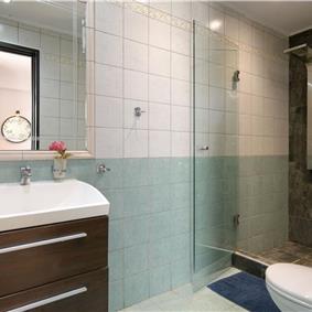 4 bedroom villa with pool, Chalikounas, sleeps 8